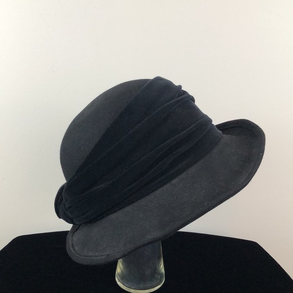 Laura Ashley Accessories - Vintage Laura Ashley Edwardian Style Wool Velvet Trim Hat